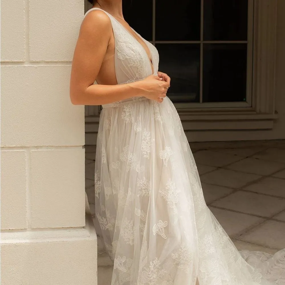 Essense of Australia D3665 Lace Plunging Neckline Grecian Wedding Dress Size 12 Tan - Image 15