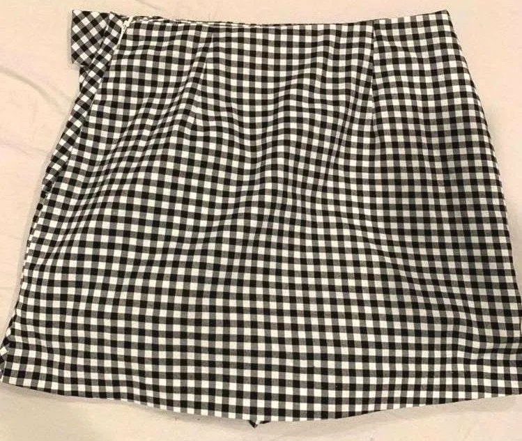 Forever 21 Gingham Ruffle Skort - Image 3