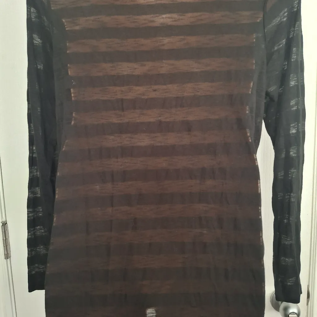 Maurices Sz 2 Black and Gray Patterned Women's Top - Image 11