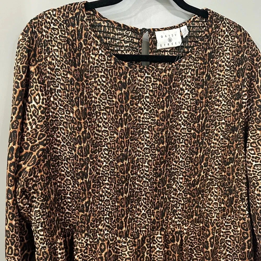 NWT Daisy Street ASOS Leopard Long Sleeve Smocked Midi Dress Size 5X - Image 4