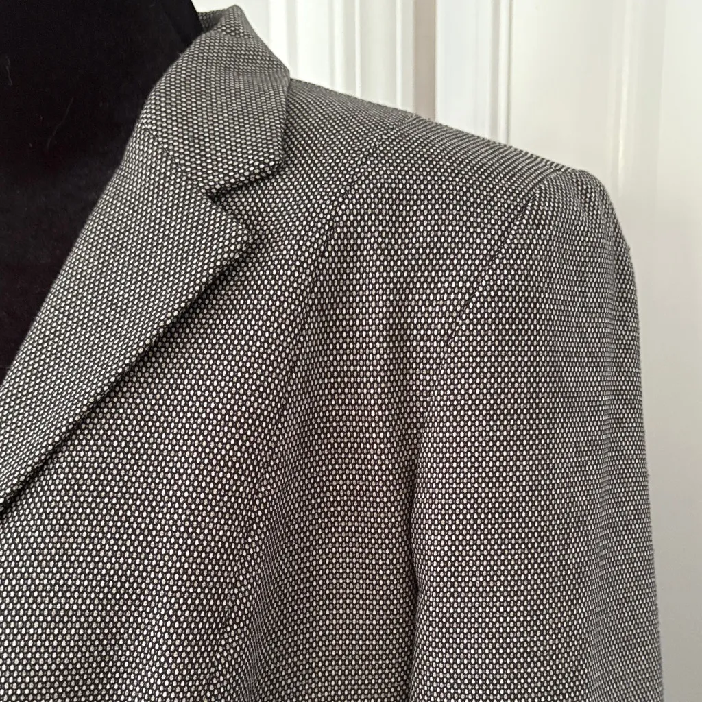 Dress Barn Travis Ayer’s Boxy Cropped Blazer - Image 3