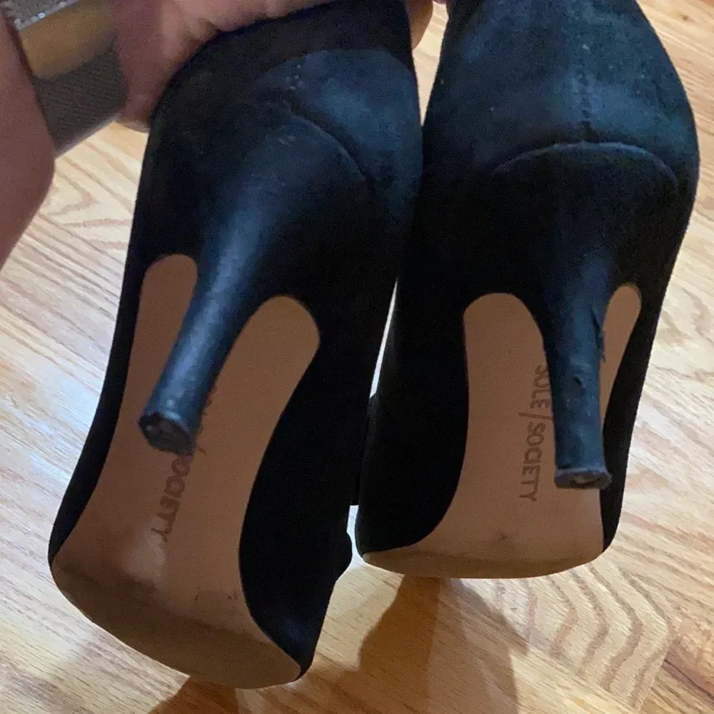 Sole Society Womens Darbia Shoe Heel‎ Size 8 Black Suede Ruffle Pointed Leather - Image 10