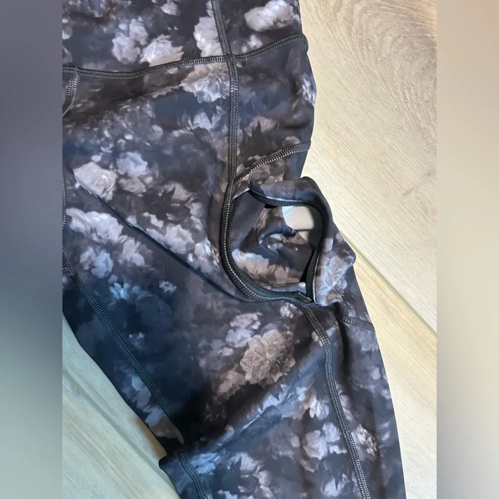 Athleta Rainier Printed Leggings - Small - Image 4