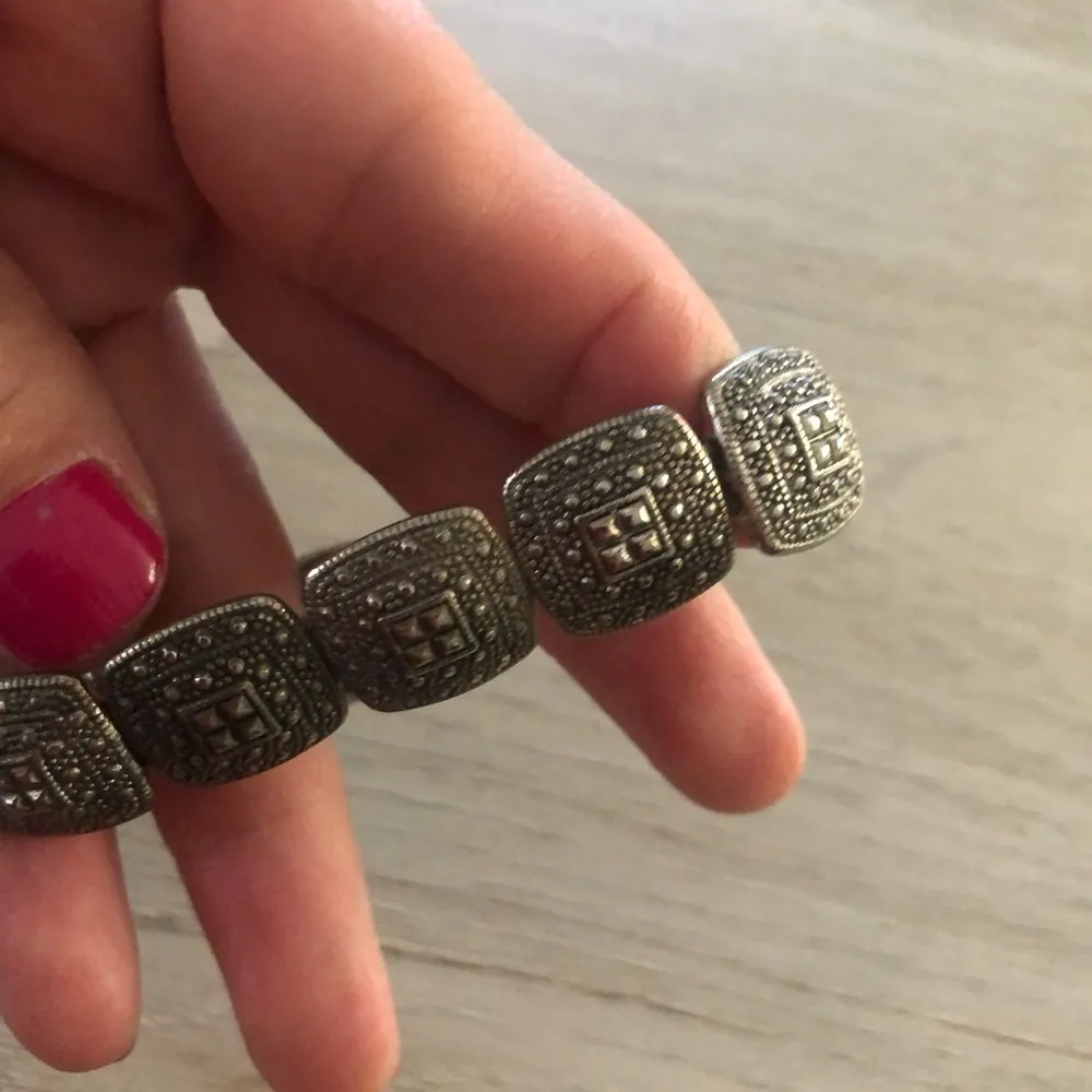 Vintage Silver Tone Stretchy Bracelet - Image 2