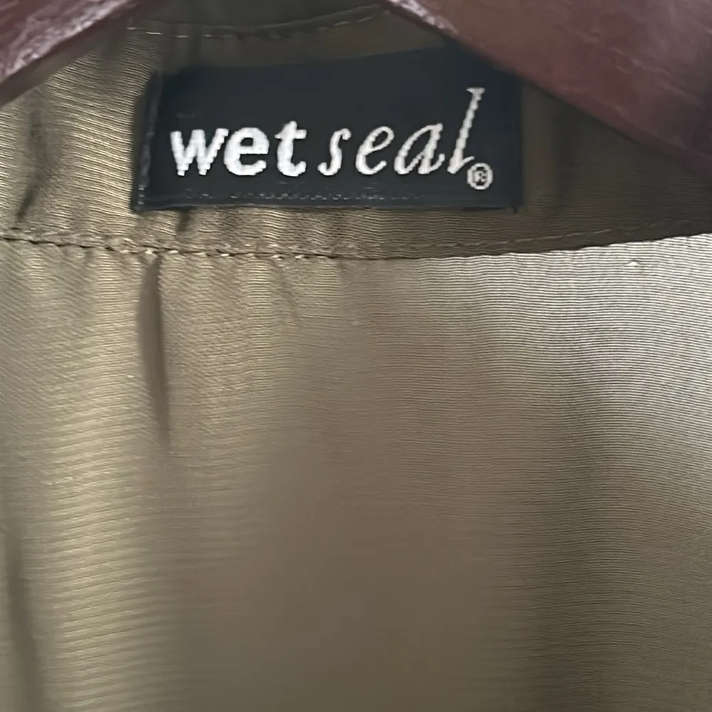 ⬇️ 2/$25 Listing Wet Seal Sleeveless High Low Button Up Sheer Layering Blouse - Image 7