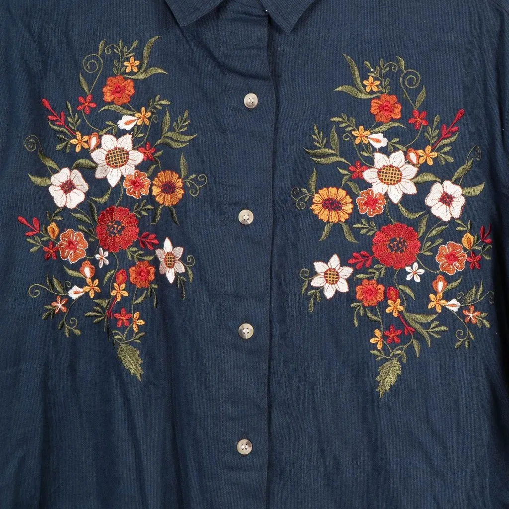 Victoria Jones Petites Button Up Shirt M NEW Blue Floral Embroidery 90s Texture - Image 3