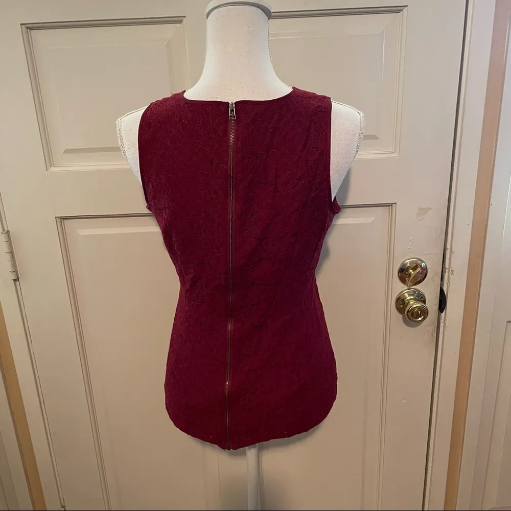 Banana Republic Sleeveless Burgundy Lace Top - Image 3