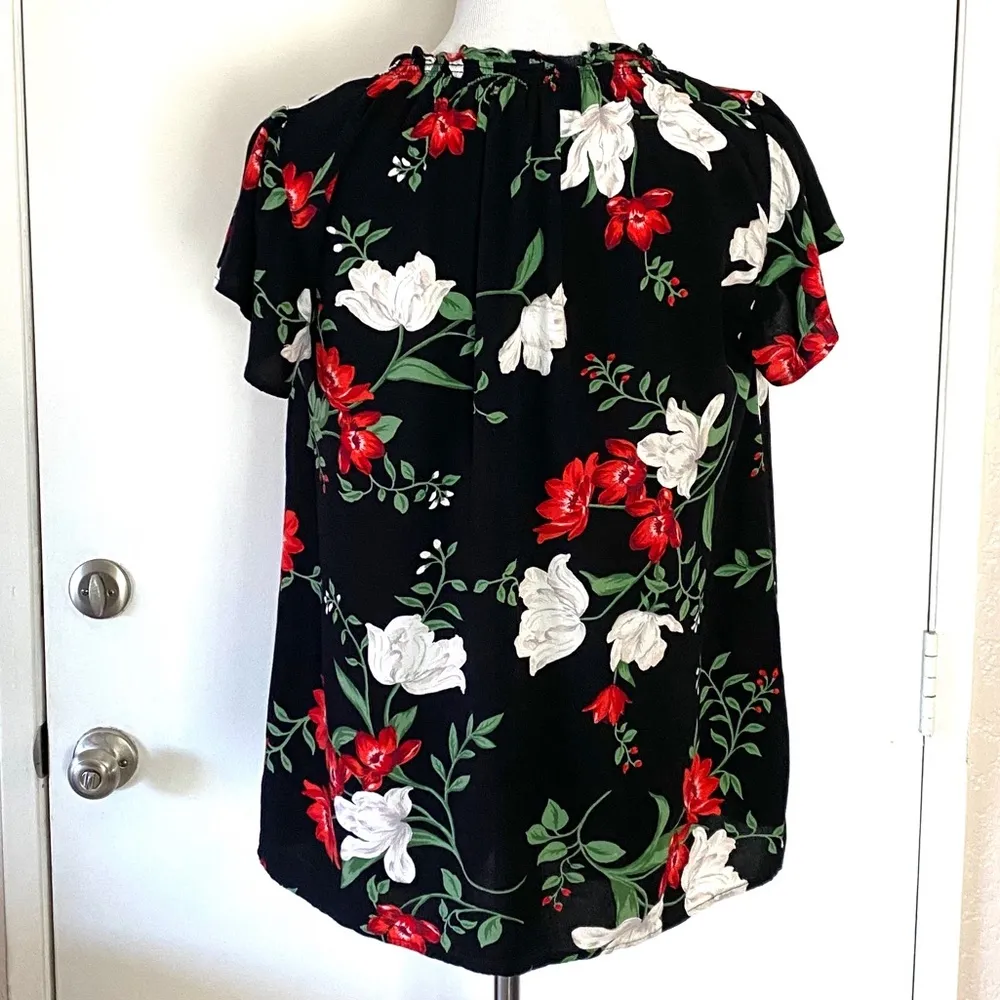 Old Navy Ruffle Neck Floral Top - Image 2