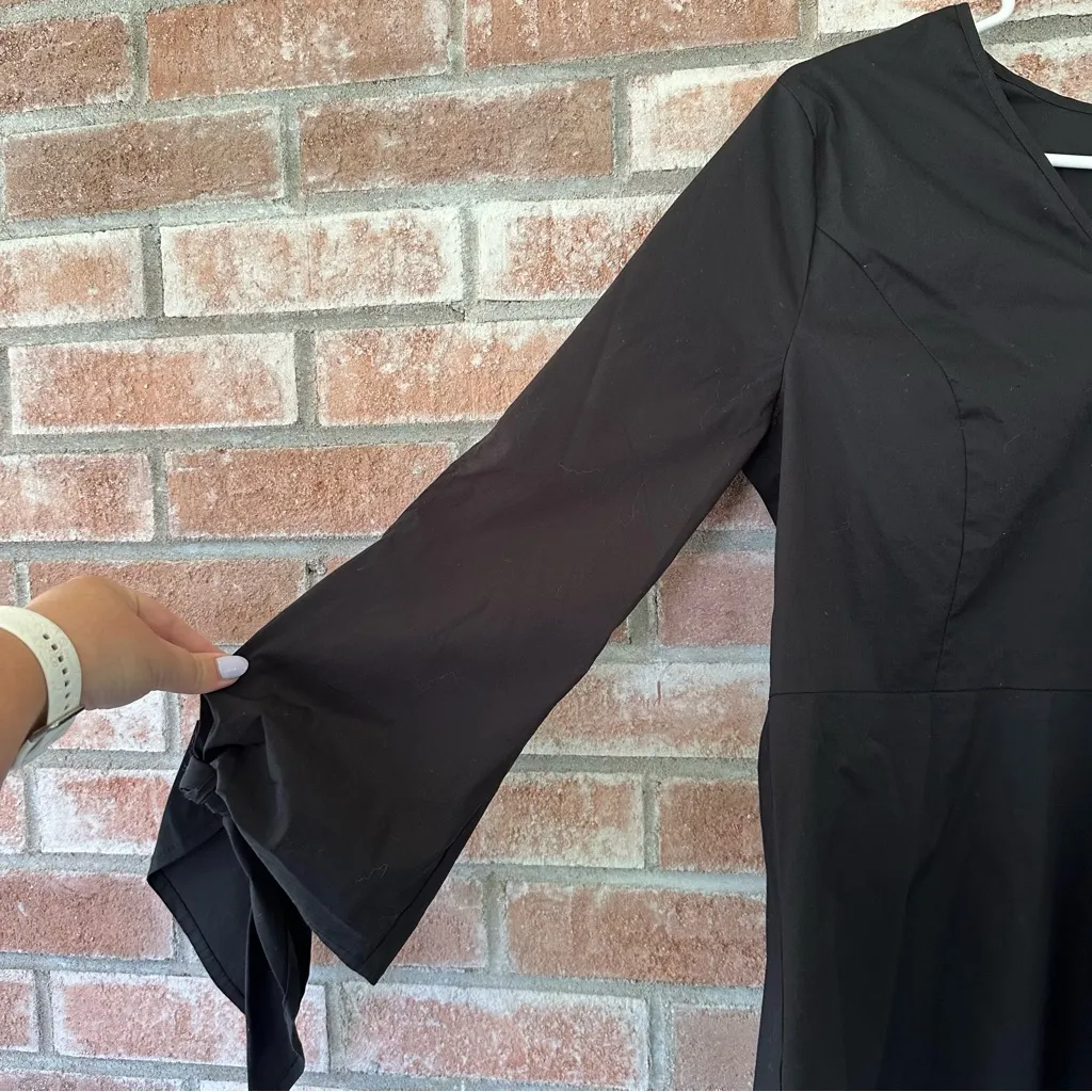 Universal Standard J. Crew Poplin V Neck Tie Cuff Blouse Women’s Small Black - Image 4