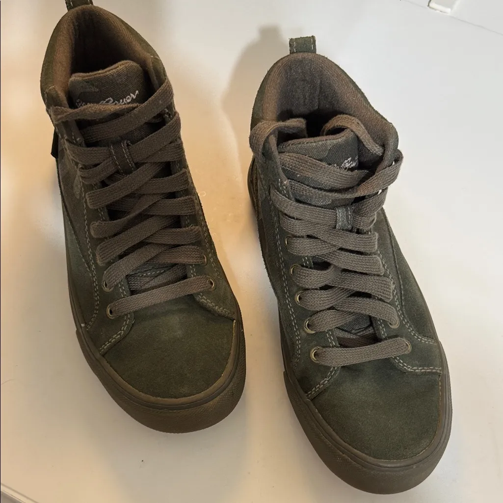Eddie Bauer Olive High-Top Sneakers - Image 3