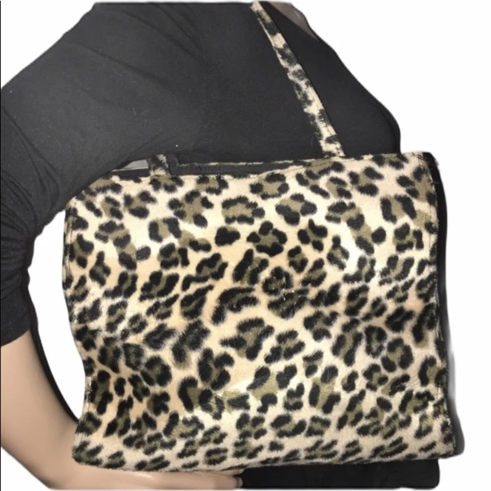 Cute fuzzy leopard print bag - Image 5