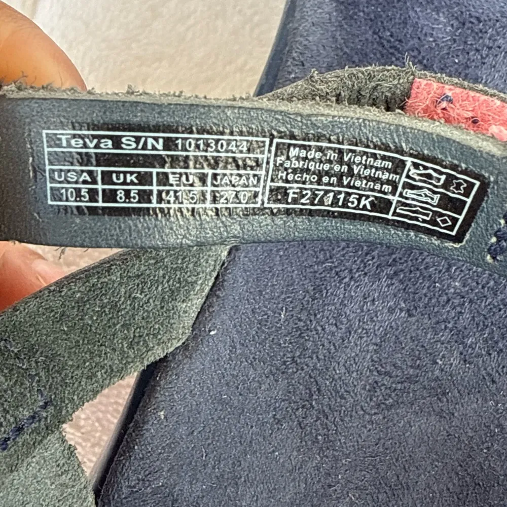 TEVA Navy Blue Women's Sandals leather/Velvet light size 10.5 - Image 9