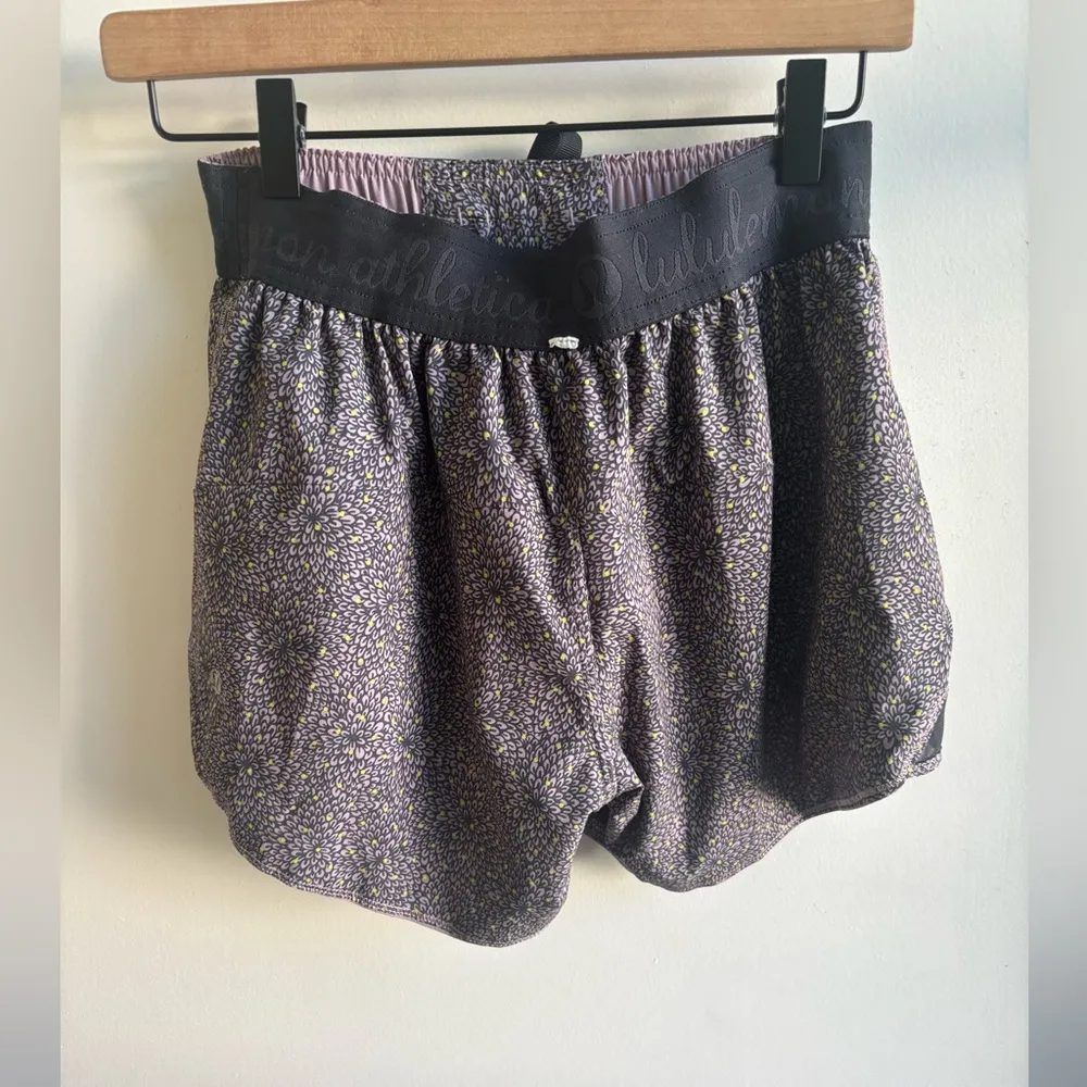 Lululemon Go The‎ Distance Reversible Shorts 6 Athleisure workout yoga travel - Image 10