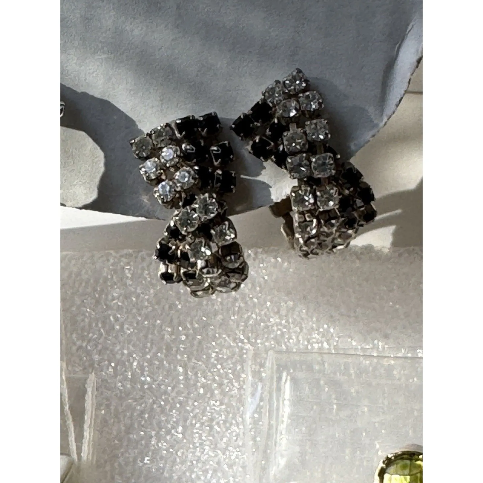 Mixed Lot Of 5 Pairs Vintage Clip - Image 2