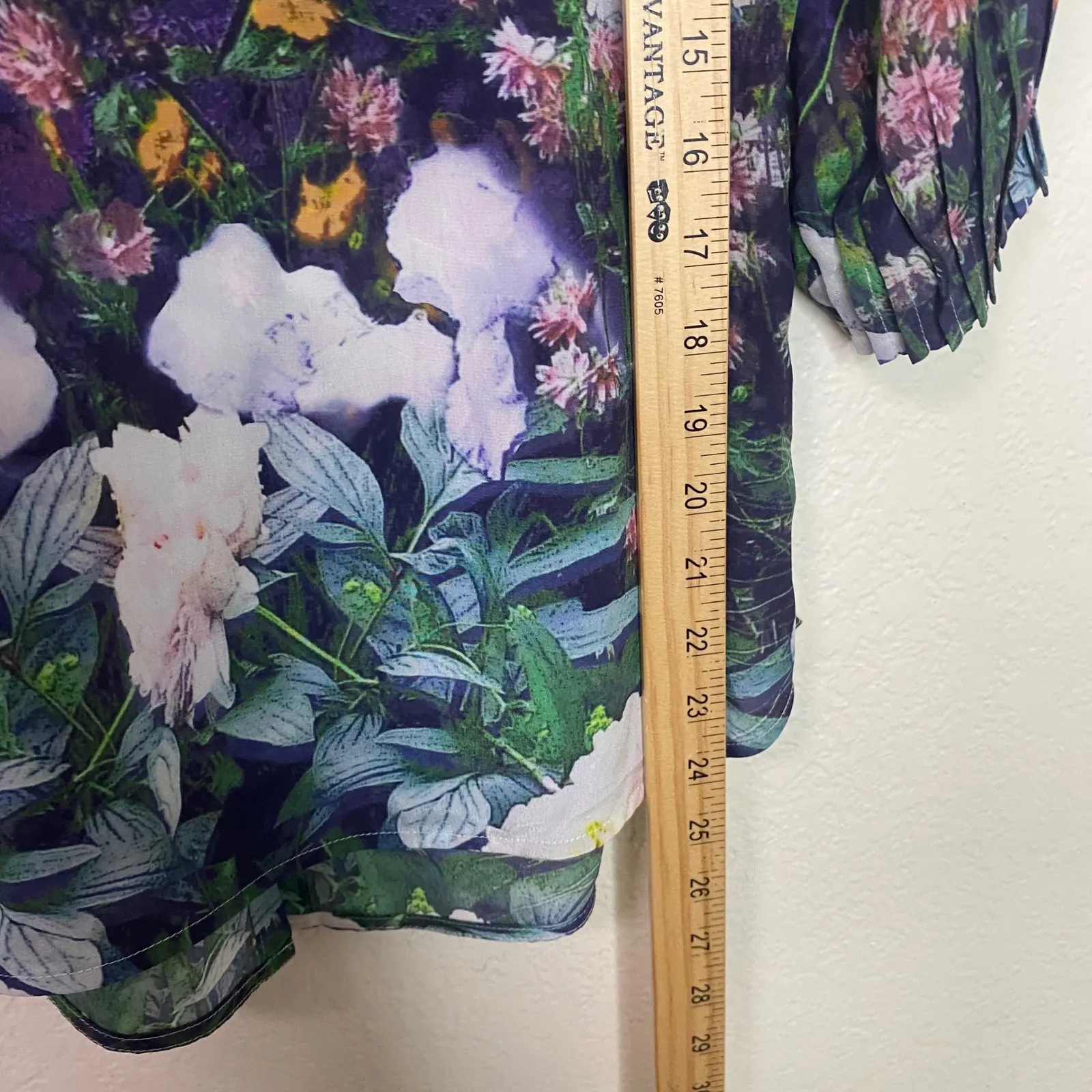 Robert Graham Womens 100% Silk Floral Print Blouse 3/4 Sleeve V Neck Top - Image 11