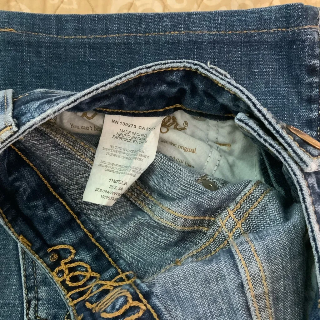 Wrangler Women's Straight Leg Jeans in Medium Blue - Image 3