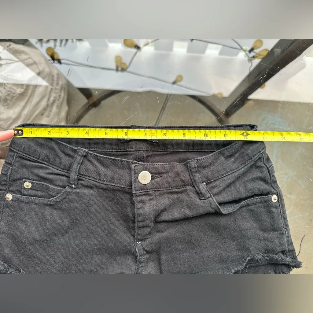 Brandy Melville Cut Off Frayed Hem Denim Jean Shorts in Black - Image 2