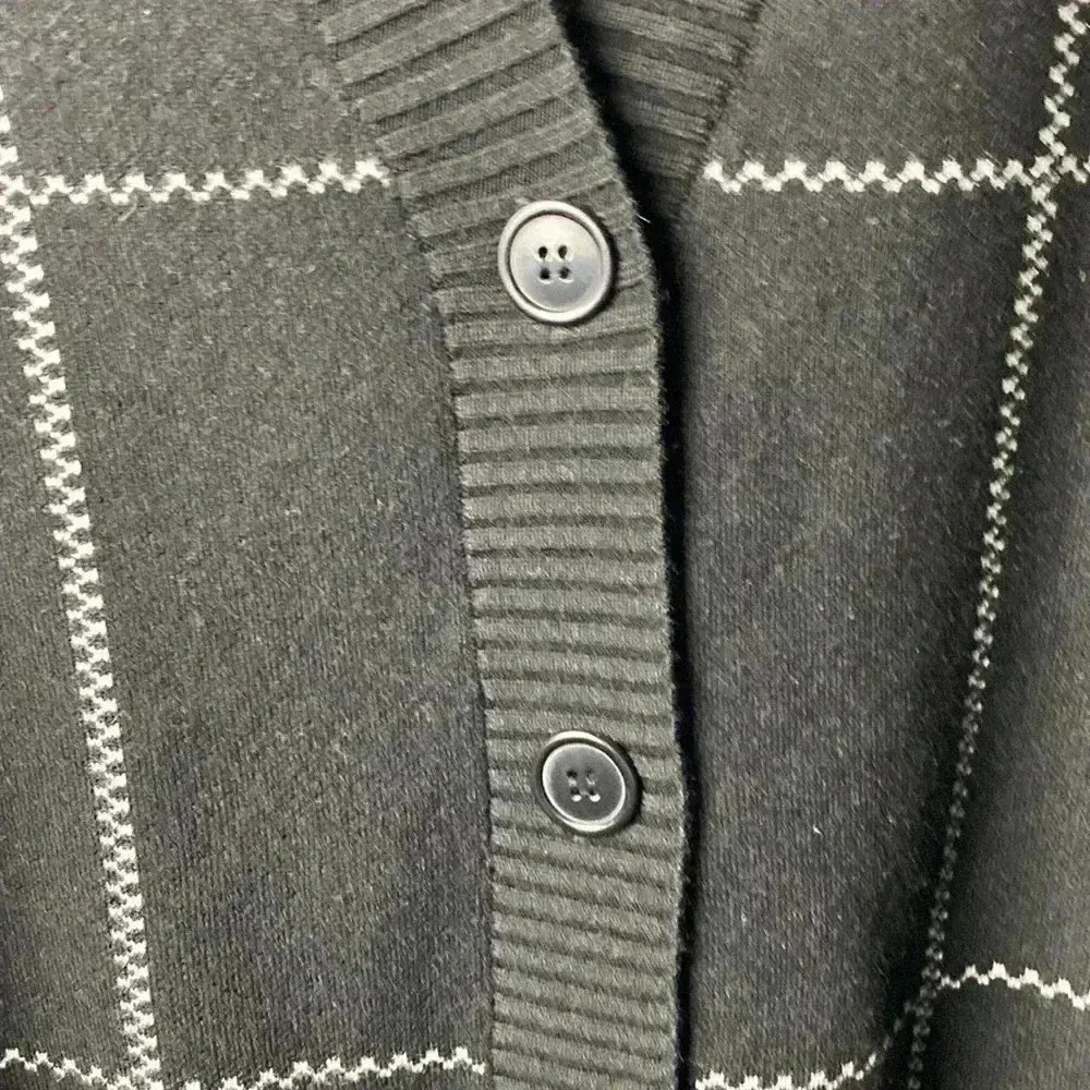 WEEKEND BY SUZANNE BETRO SIZE 1X/2X BLACK WHITE LONG BUTTON FRONT CARDIGAN - Image 2