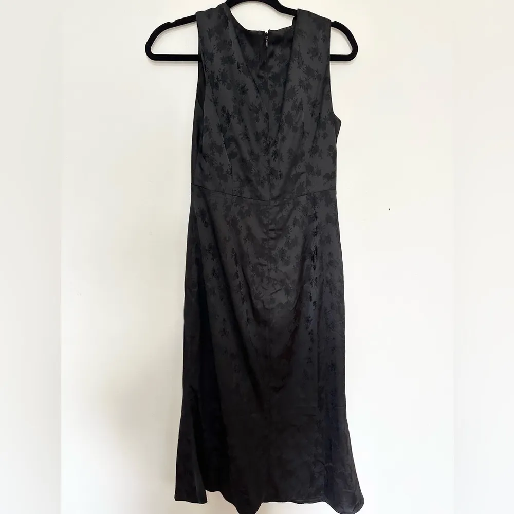 BCBG New York City Elegant Black Floral V Neck Sleeveless Midi Dress size 6 - Image 3