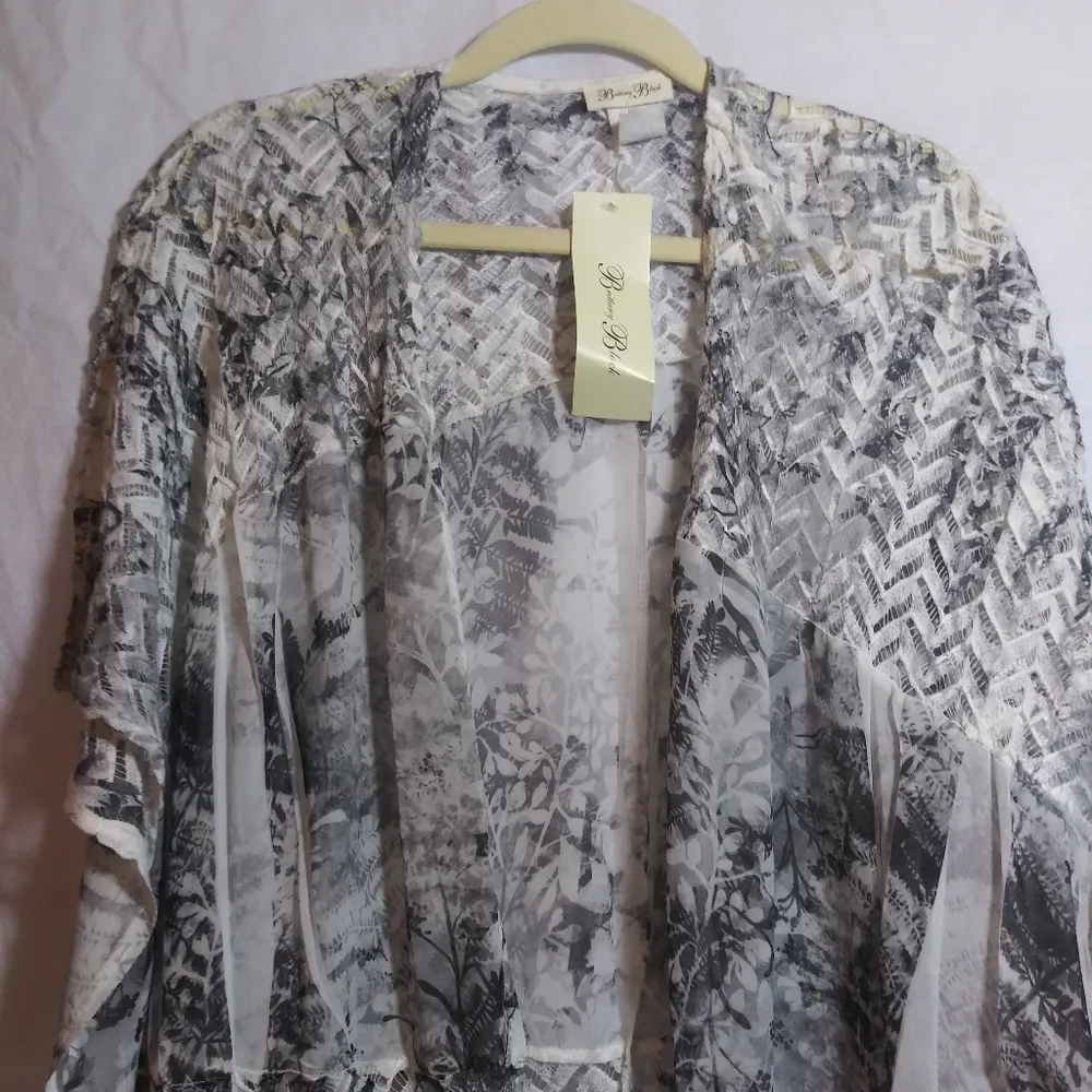 Brittany Black Artsy Floral Women's Gray Lace Patterned Kimono Cover Up Size 1X - Image 2