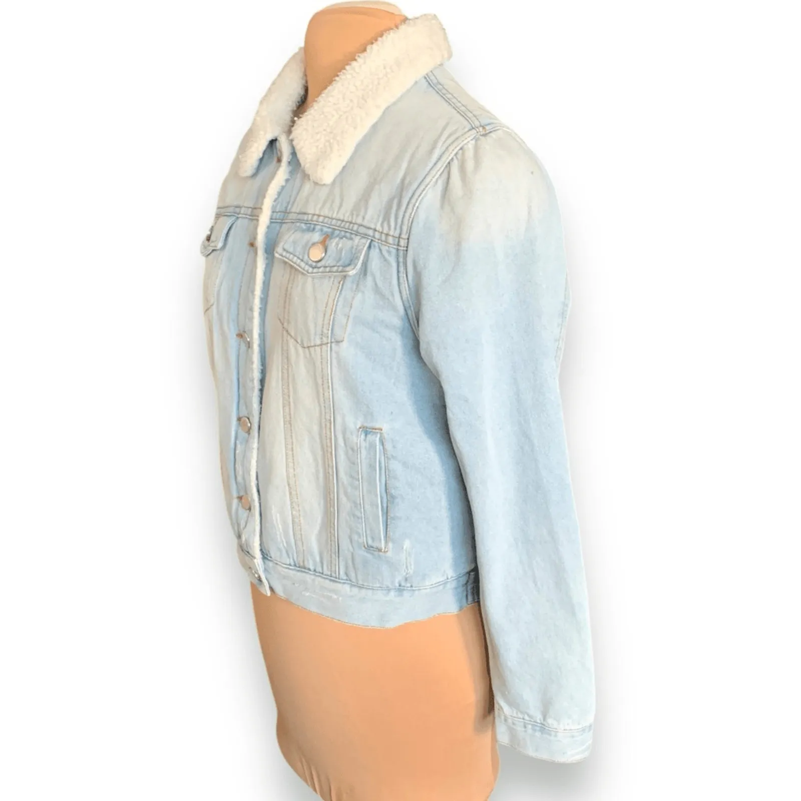 Ashley Vintage Charm Light Wash Sherpa Collar Denim Trucker Jacket Women’s XL Blue - Image 8