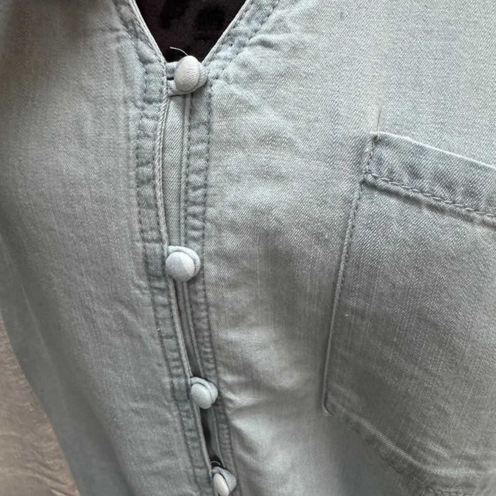 Harper  Short Sleeve Button up Shirt NWT size Medium - Image 4