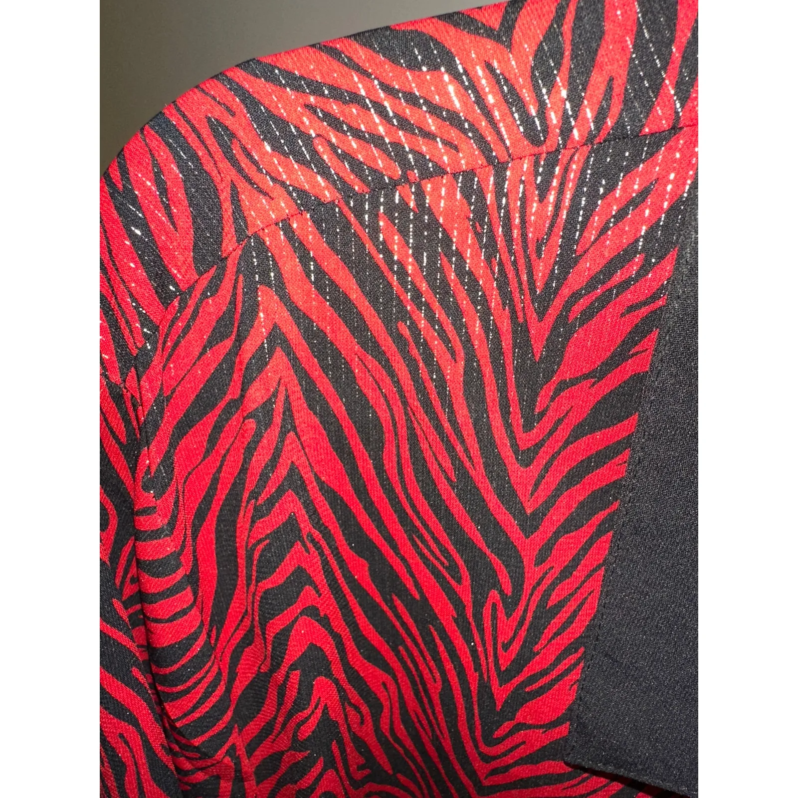 Curvy Plus 2X Maggie Barnes Red Black Animal-Striped Blouse Black Collar Cuffs - Image 6