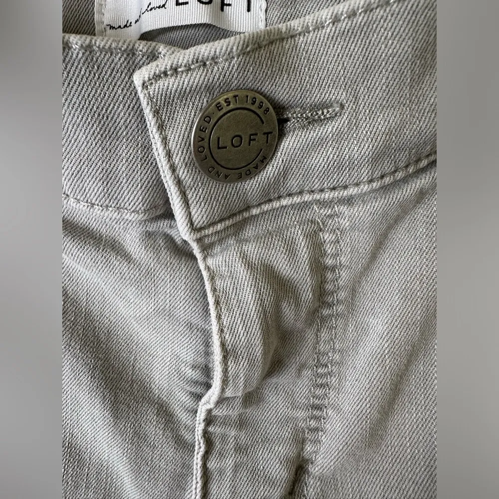 Loft Pants Womens 28 6 Jeans Modern Skinny Crop Light Gray Straight Leg Raw Hem - Image 5