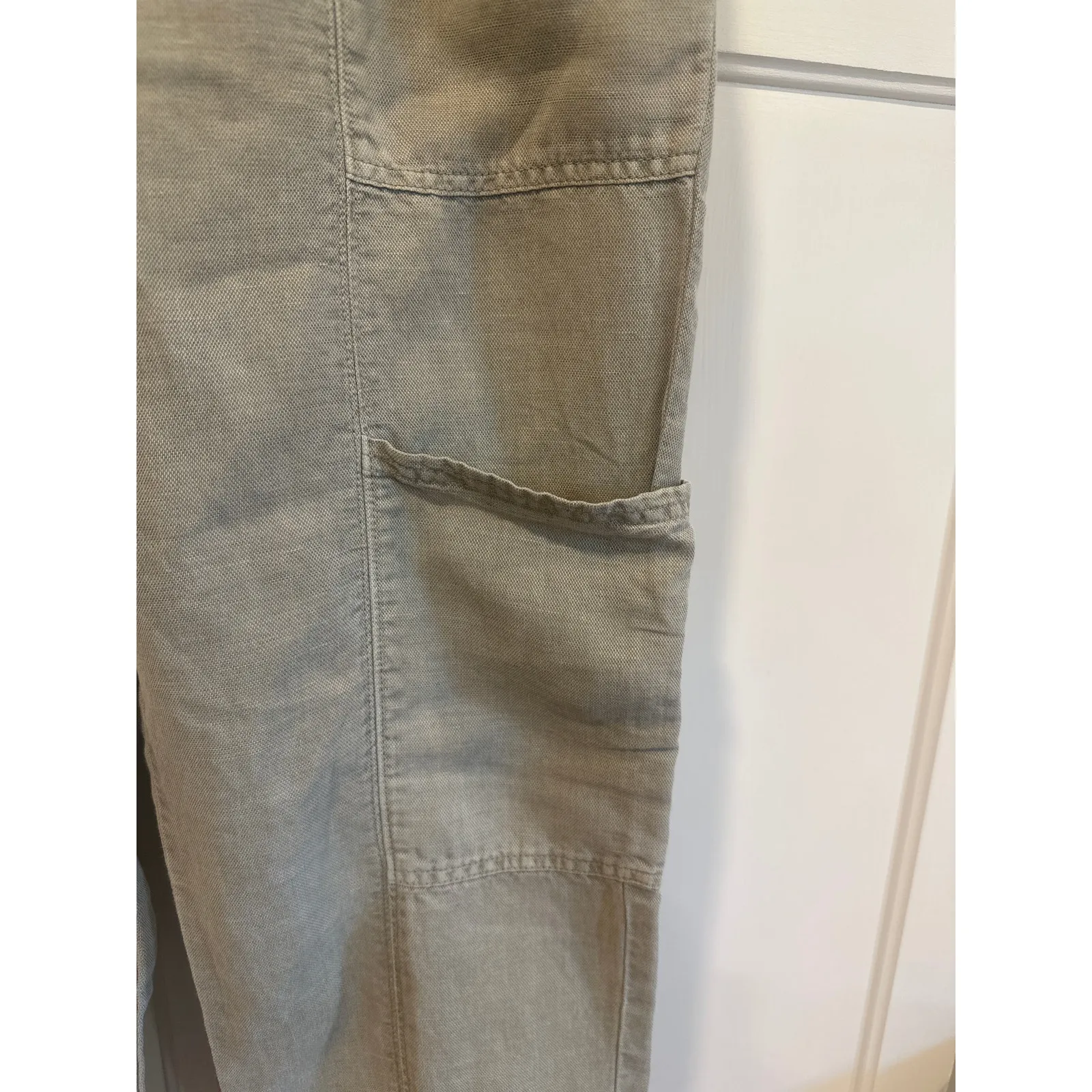 C&C California linen blend pant light green with pockets small casual - Image 3