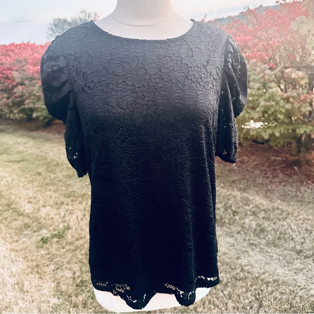 Adrianna Papell Black Lace Blouse Puff Sleeves Size M - Image 2