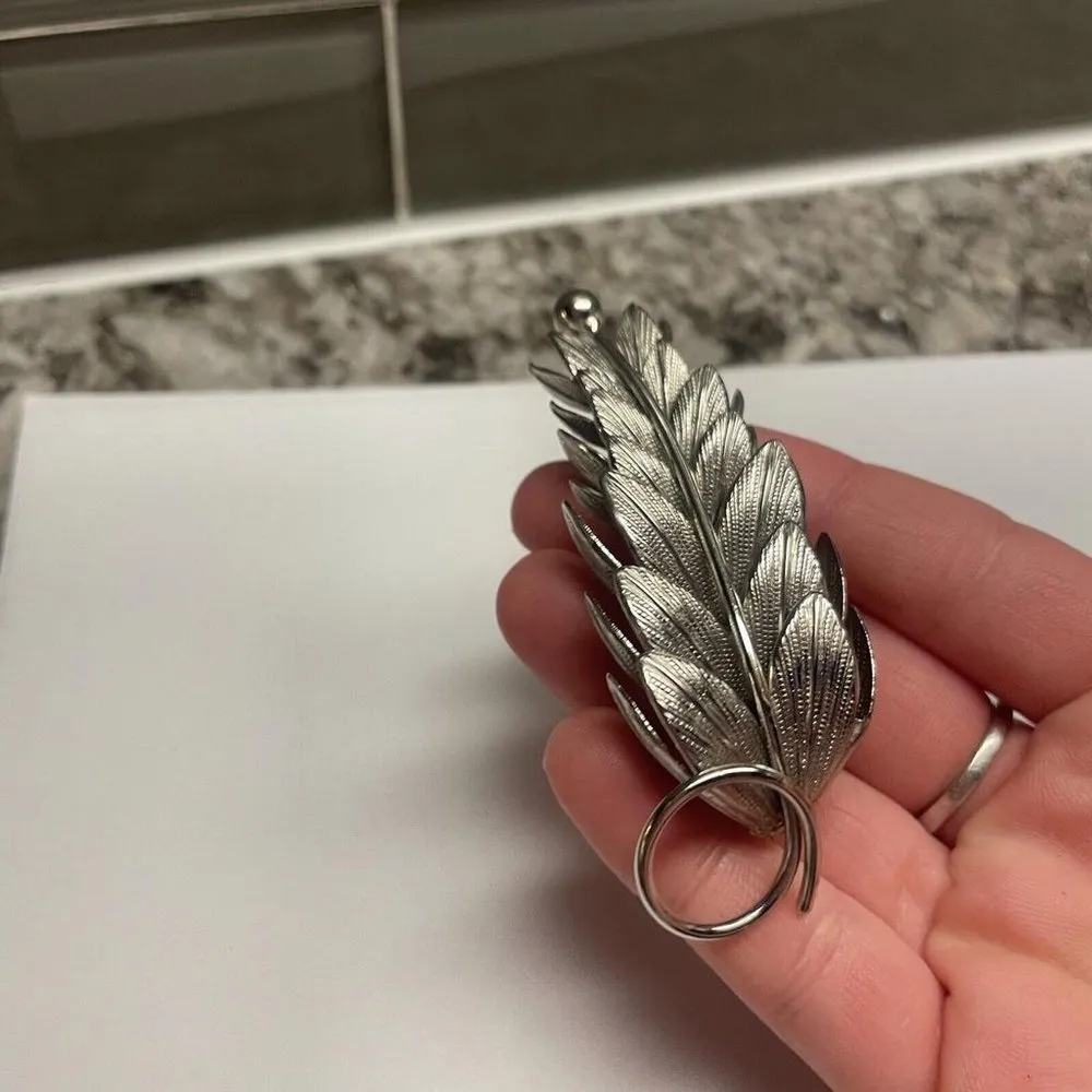 Pretty Metal Brooch Pin Silver Tone Leaf Branch / Leaves - Image 6