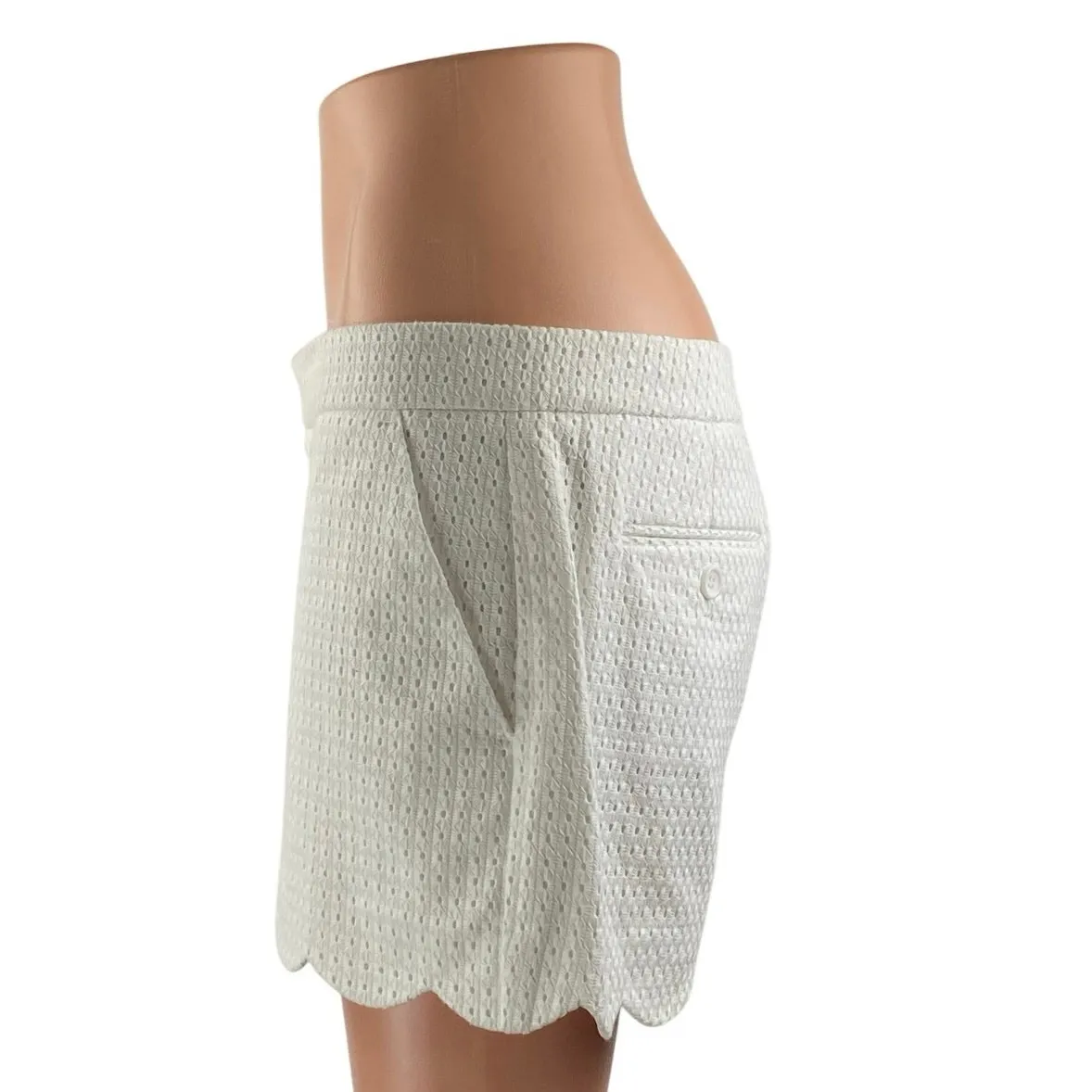 Club Monaco Women's White Eyelet Embroidered Mid Rise Scalloped Mini Shorts 6 - Image 2