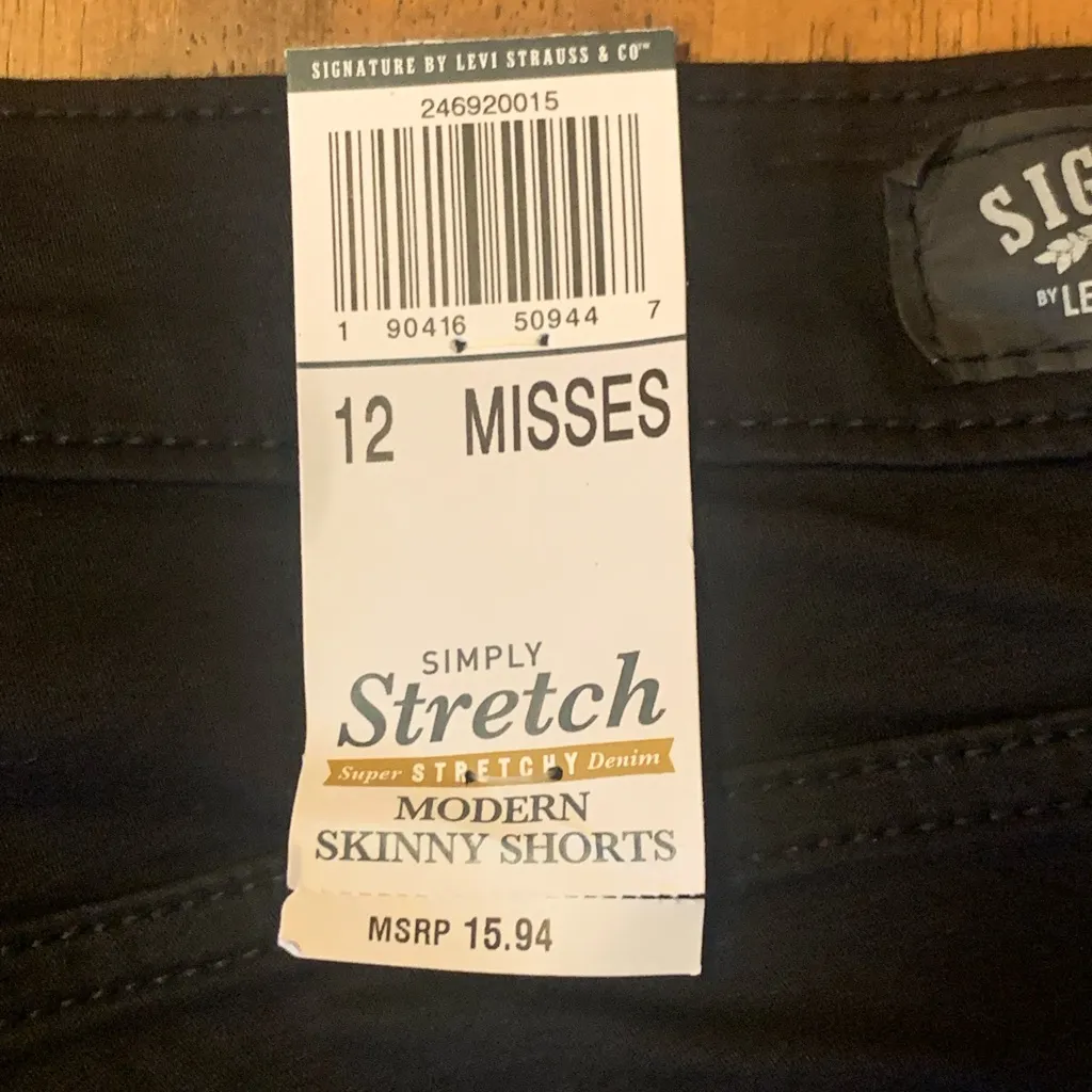 Levi's NWT Jean Shorts 12 Black Denim Stretch Modern Skinny Shorts - Image 5