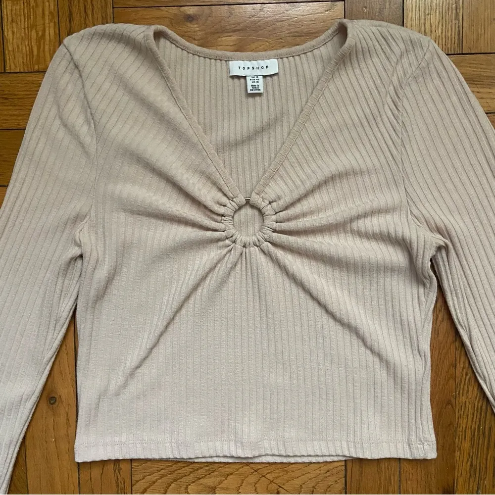 Oatmeal Cream Ribbed O Ring Cropped Long Sleeve - Medium - Image 3