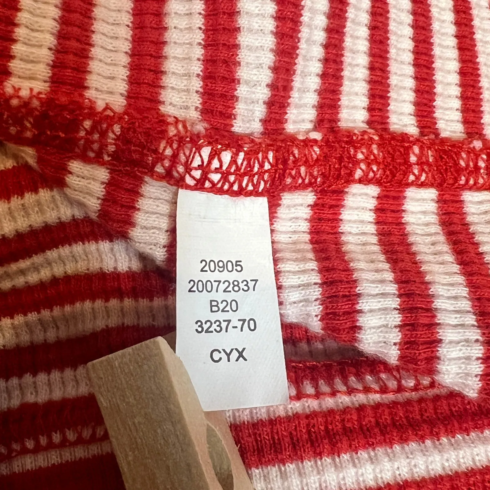 Duluth Trading Co Women's Small Striped Thermal Long Sleeve Top with Thumb Holes Red - Image 7