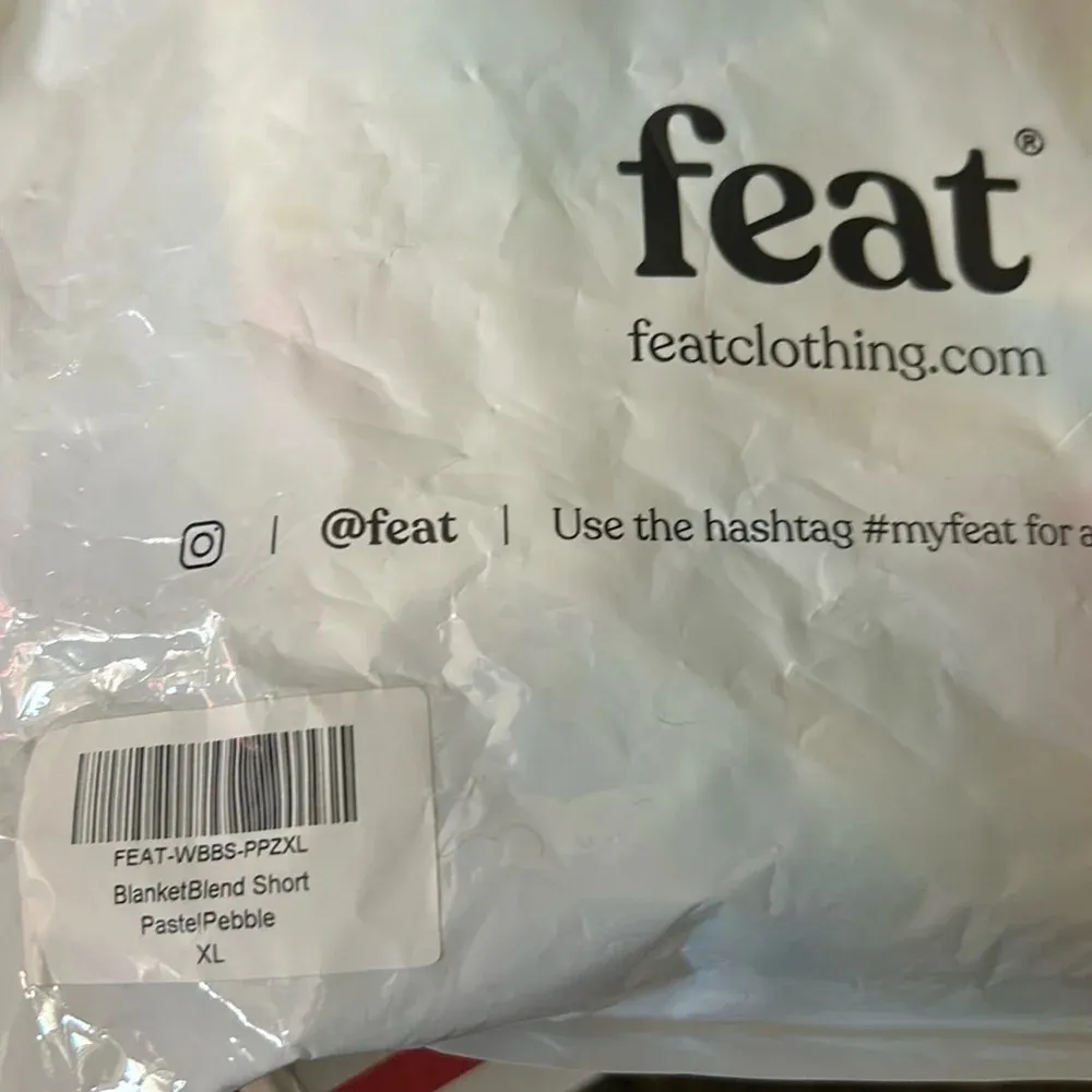 NWT feat blanket blend short pastel pebble XL - Image 3