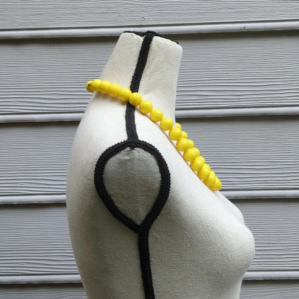 Vintage Chunky Yellow Beaded Necklace | Yellow Resin Beaded Necklace - Image 3