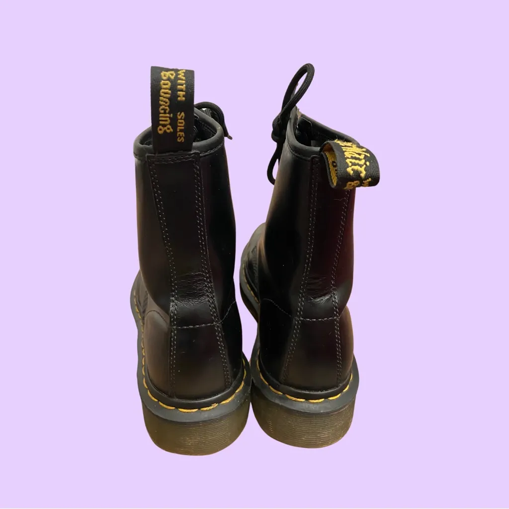The original Dr. Martens 1460 8 Eyelet Smooth Black Leather Lace Up Boots 🔥 - Image 3