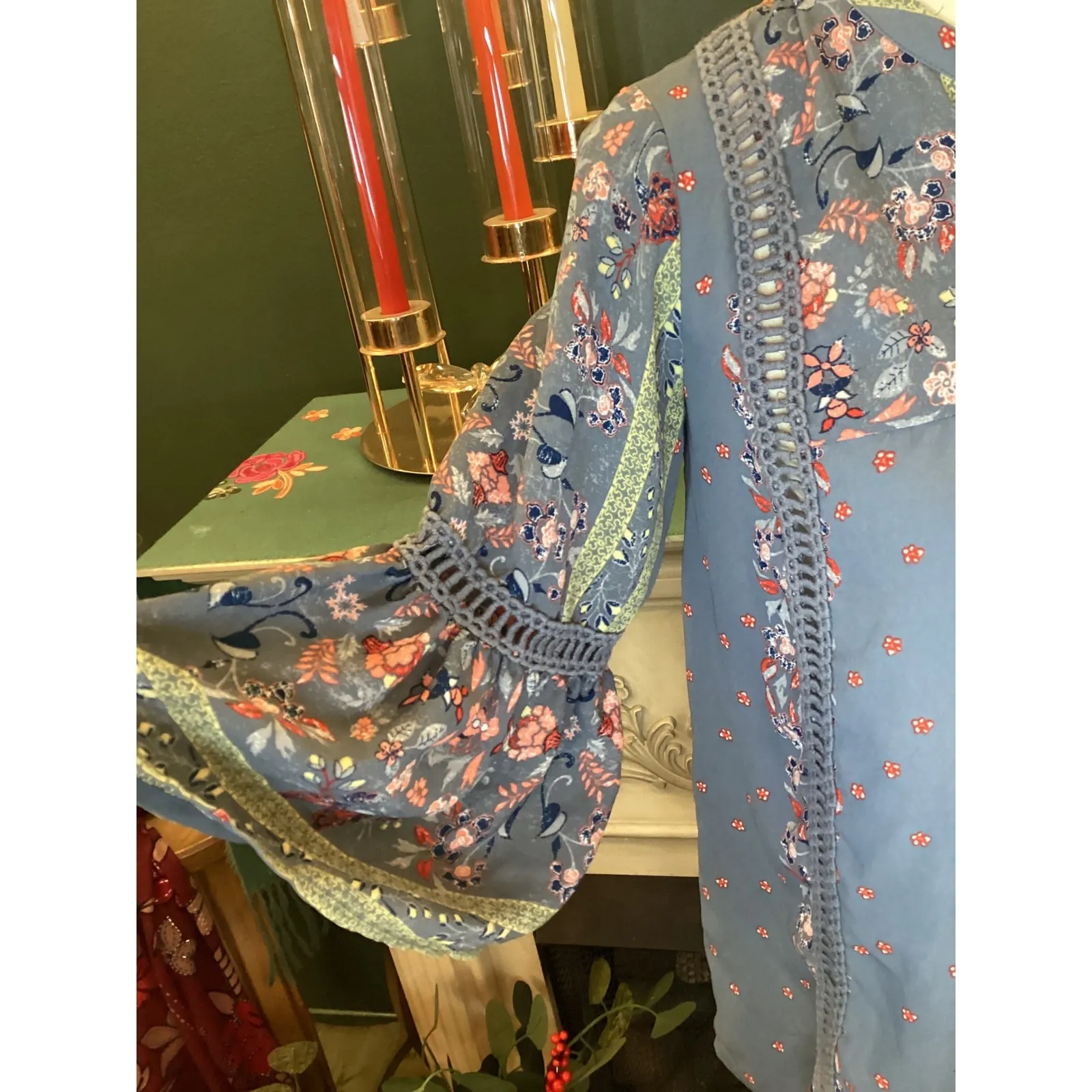 Knox Rose Blue Floral Boho Crochet Bell Sleeve Tunic Top XS - Image 2