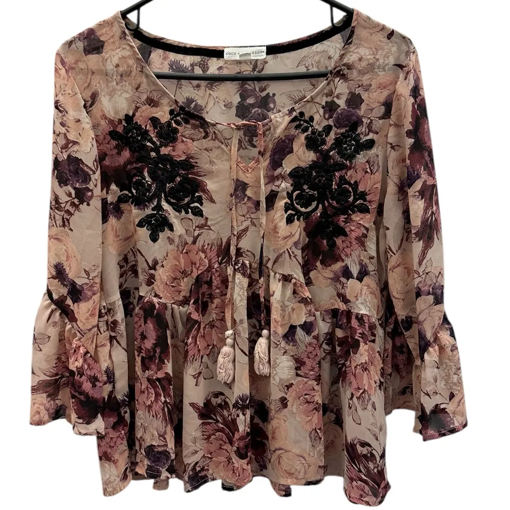 Coco and Jaimeson Floral Embroidered Peasant Bell Sleeve Tassel Blouse Top Small - Image 11