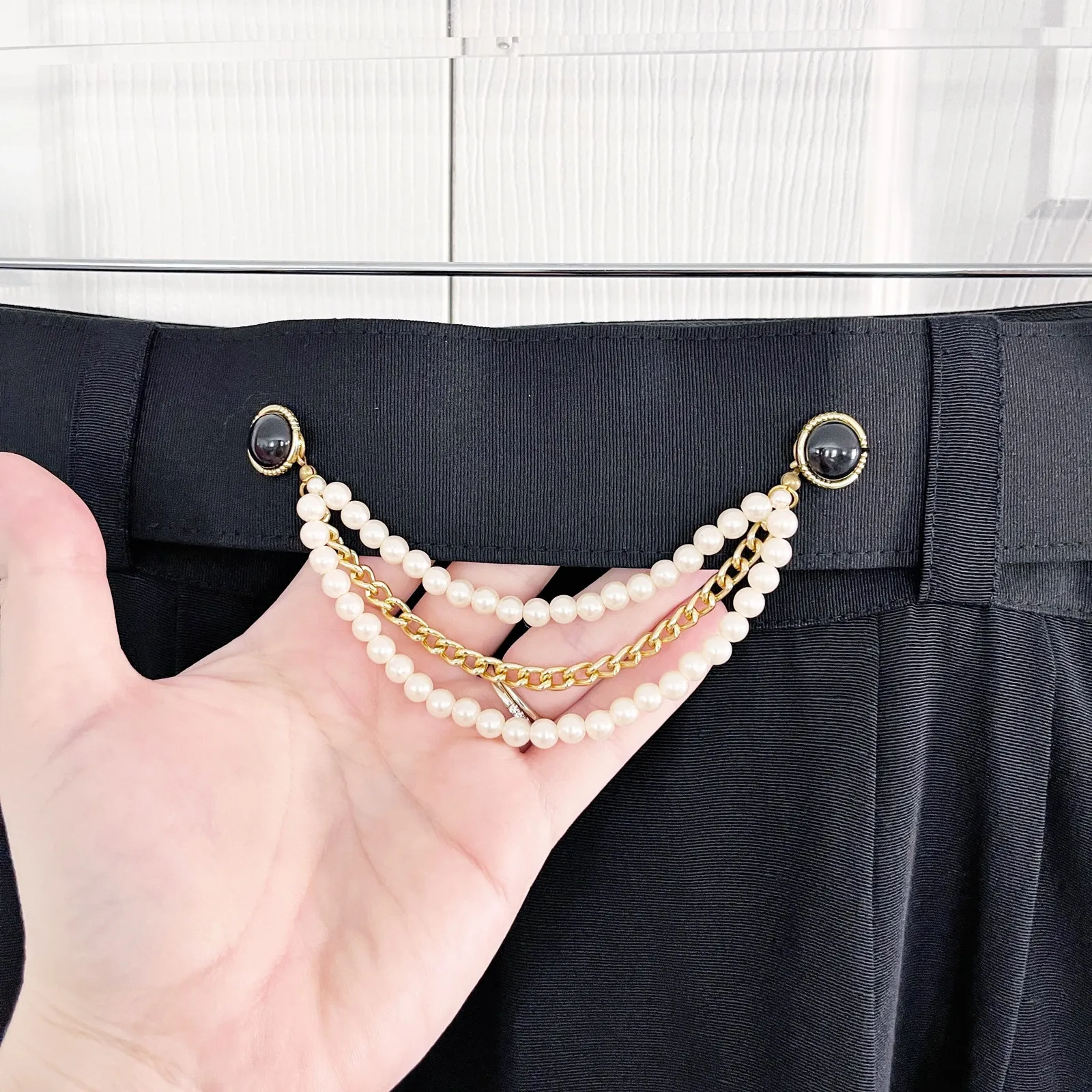 SK & Company Vintage Black Pencil Skirt with Pearl and Chain Belt Size 10 - Image 3