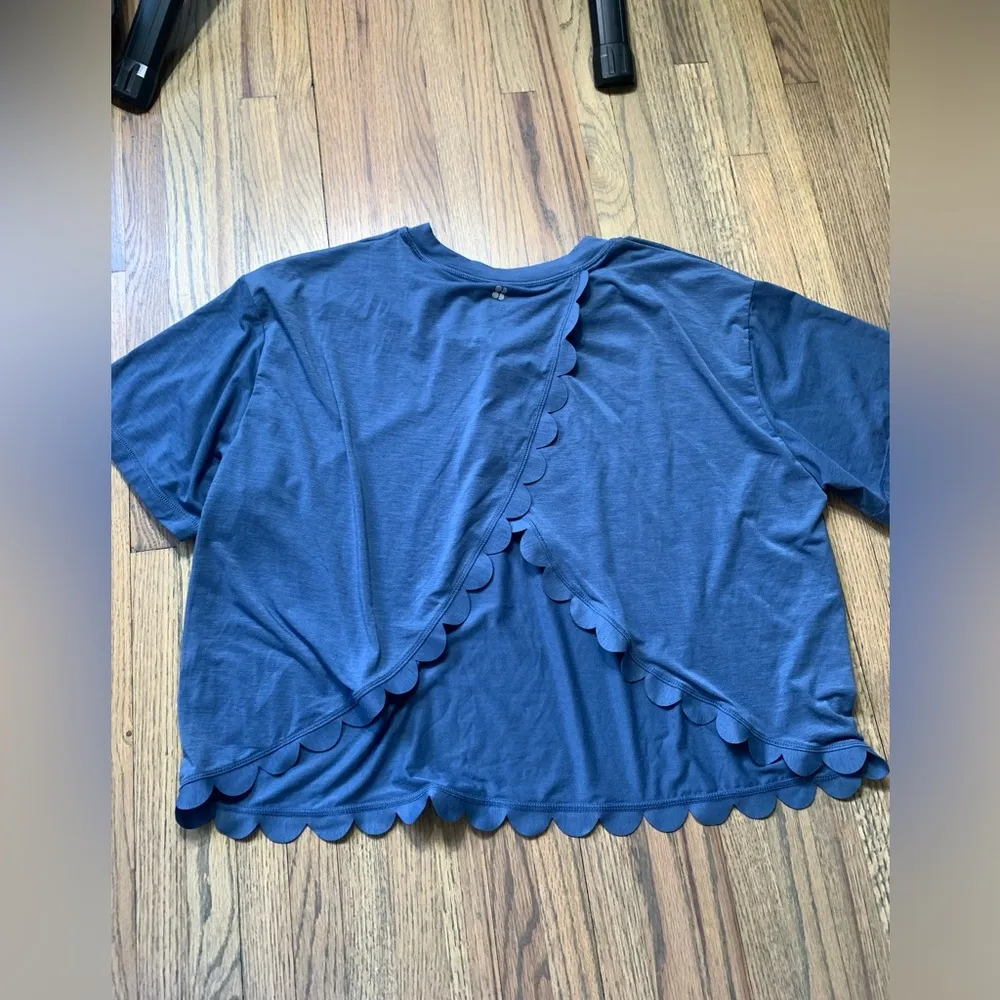 Sweaty Betty  short sleeve tee large - Image 6