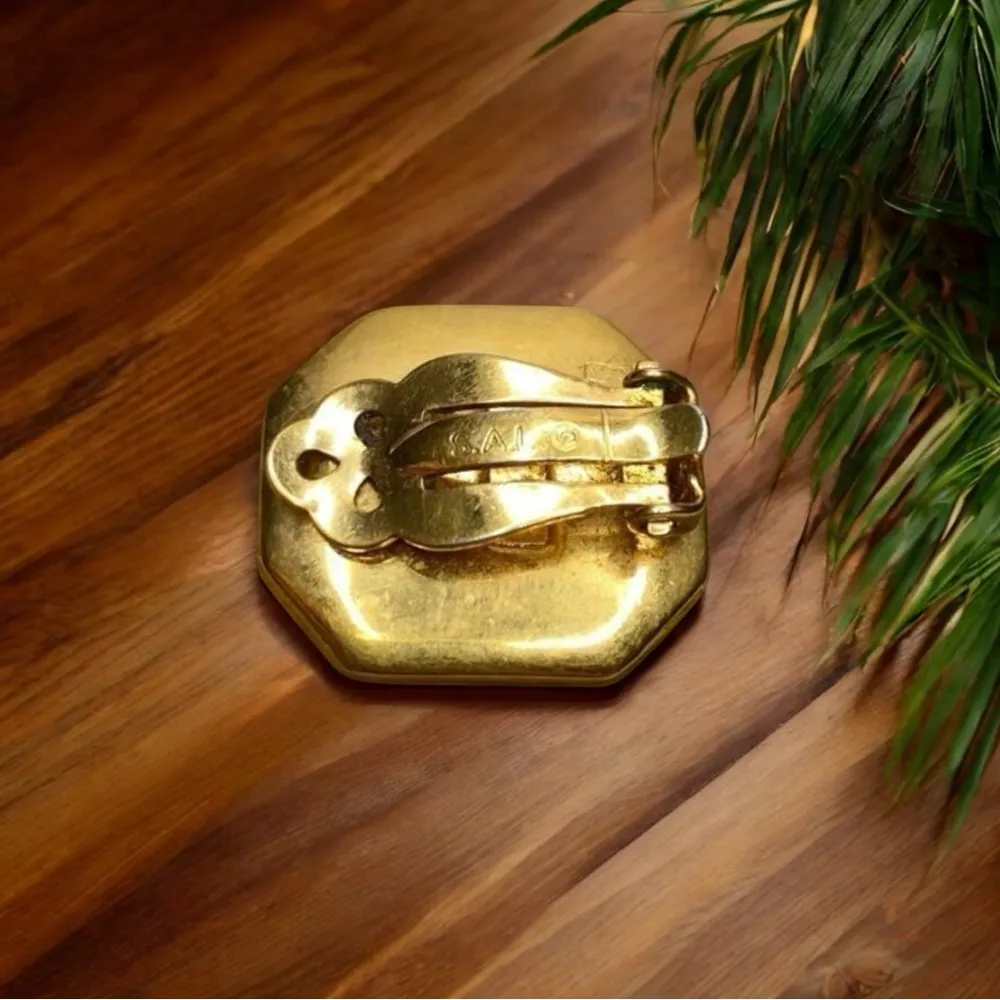 VINTAGE S.A.L. Clip-On Earring | Bold Gold Tone Rhinestone Statement Jewelry - Image 3