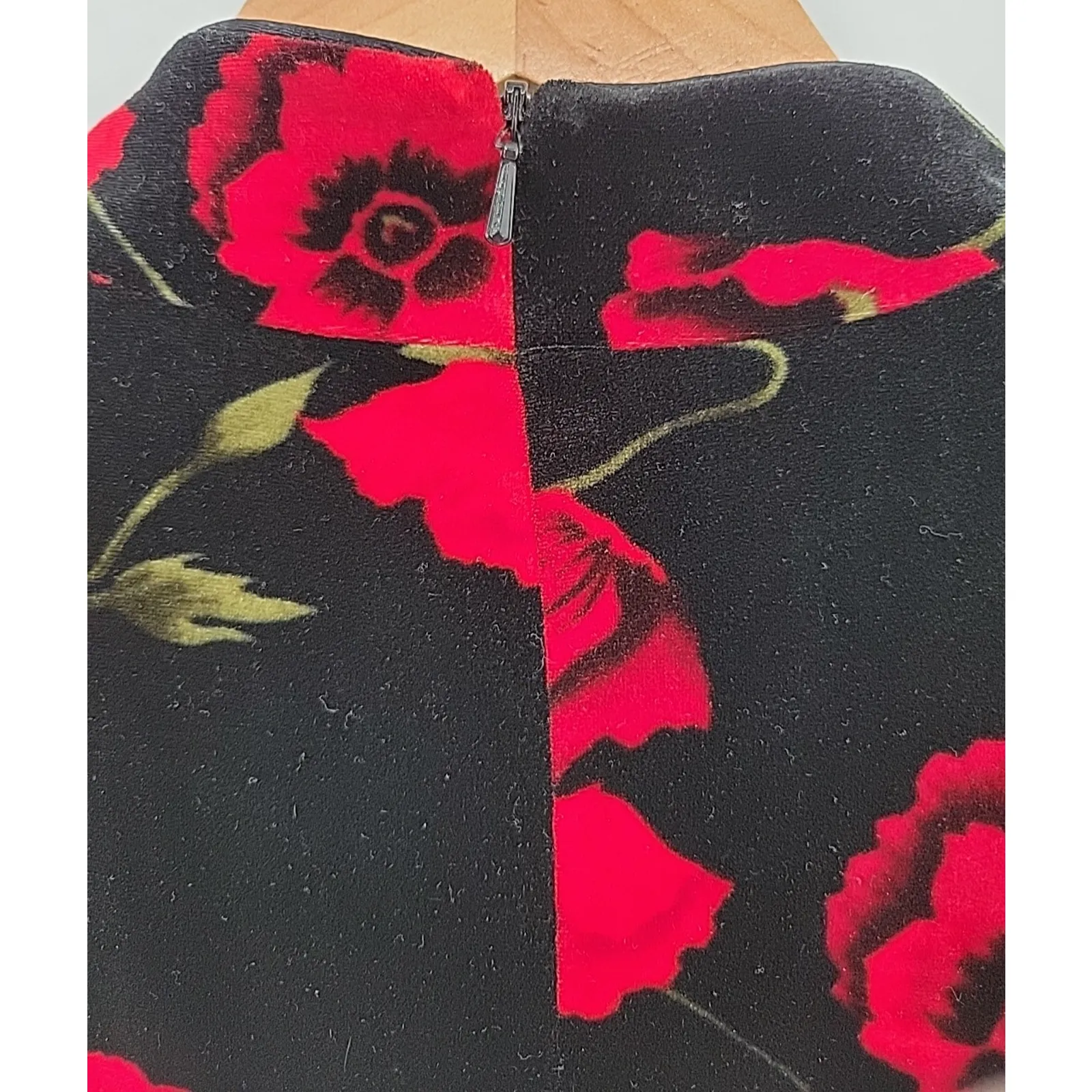 Vintage Evan Picone Velvet‎ Dress Black Red Floral 90s Whimsigoth Witchy Size 0 - Image 3