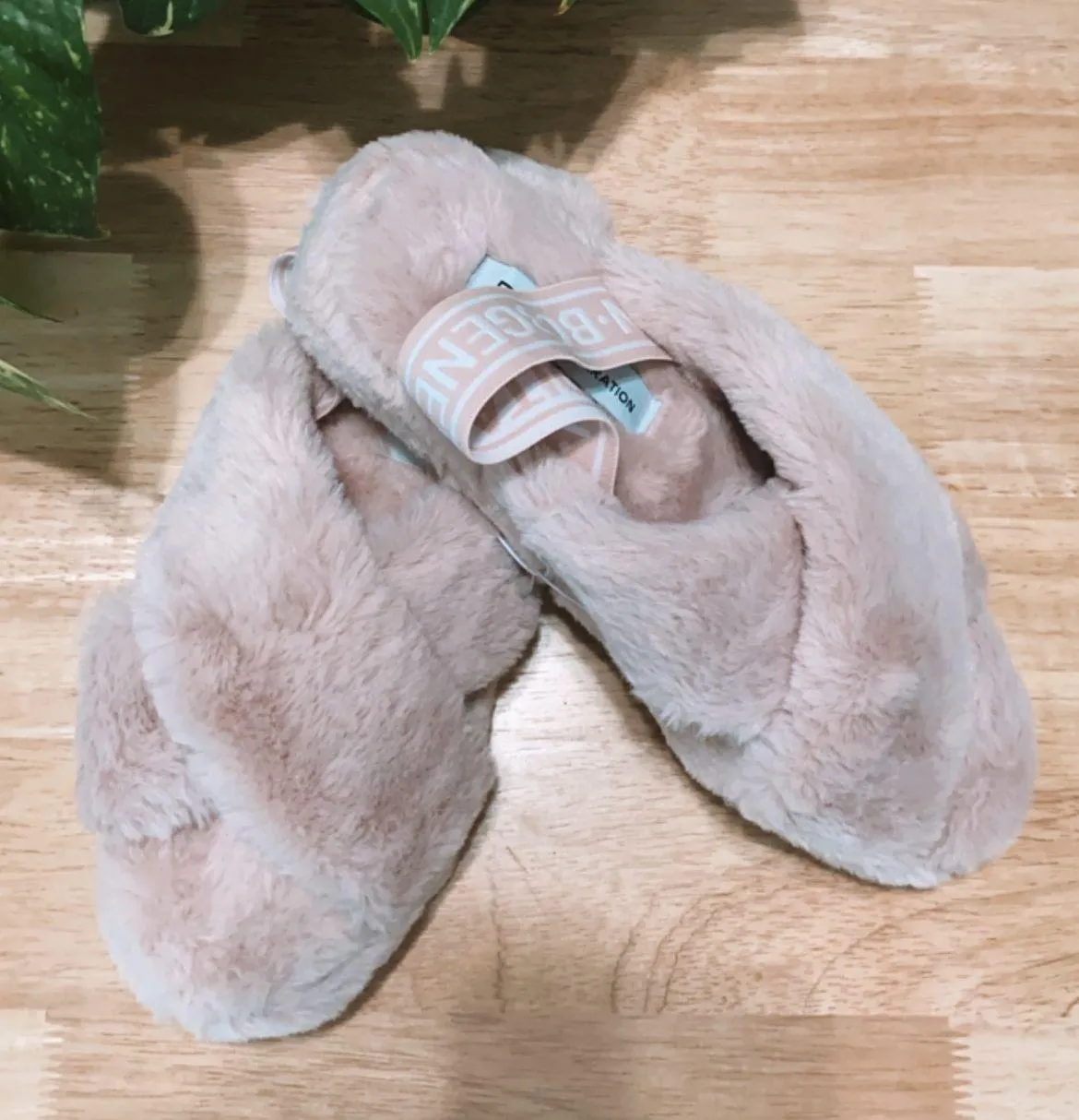 BCBGMAXAZRIA generation Pink Fuzzy Slippers - Image 2