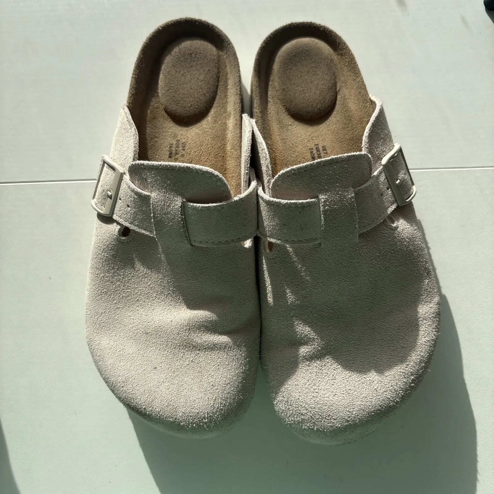 Project Cloud Women's Suede Clogs Size 7.5 Light Taupe Gray - Image 3