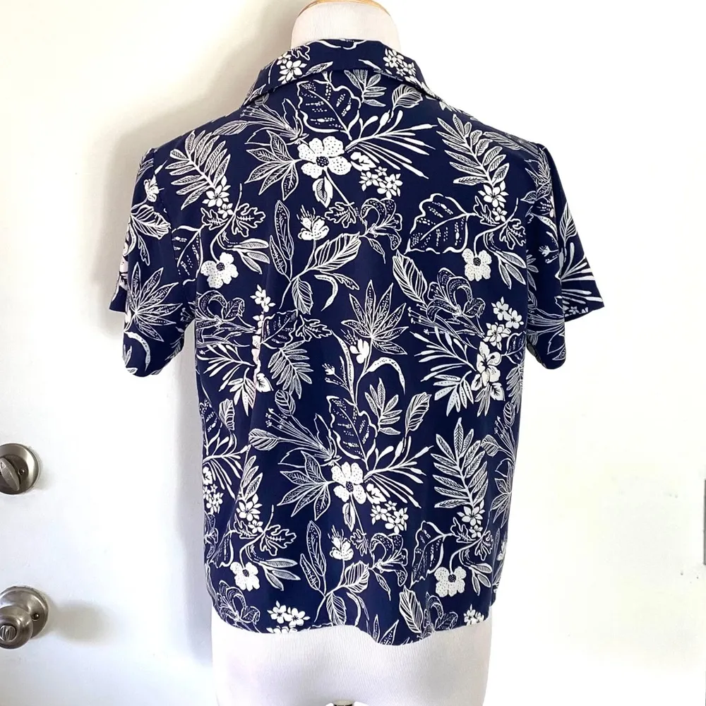Forever 21 Navy Floral Shirt - Image 2