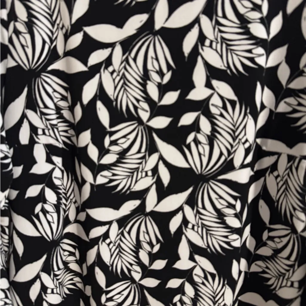 Chico's Easywear Black White Leaf Print Dress 3/4 Sleeves Size 1, M 8 - Image 2