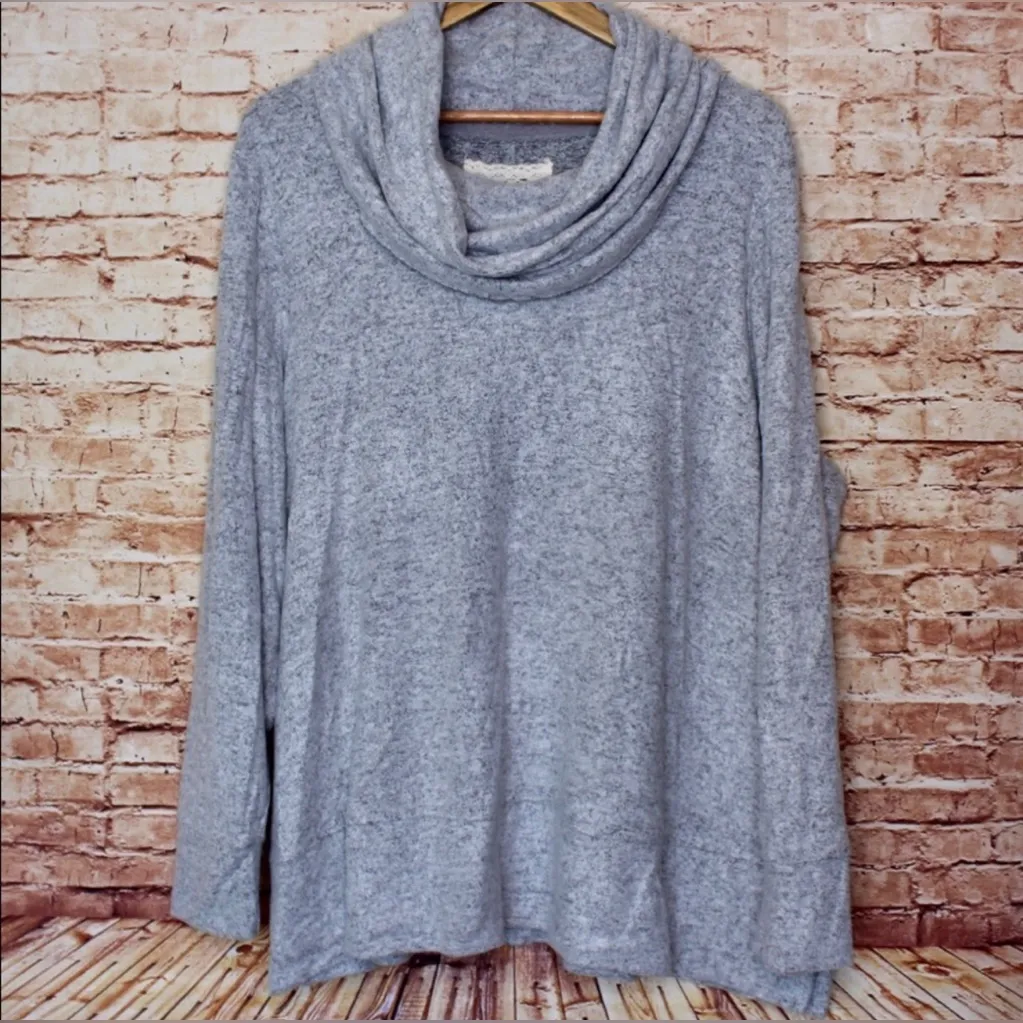 Cupio Light Gray Cowl Neck Blanket Soft Sweater - Image 4