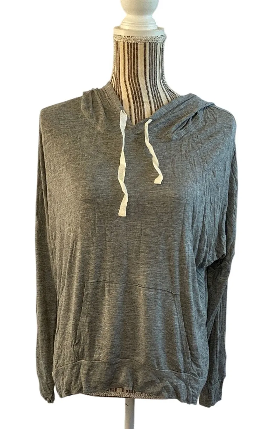 Heart & Hips Women’s Gray Hooded Lightweight Long Sleeve Top Size Small - Image 1